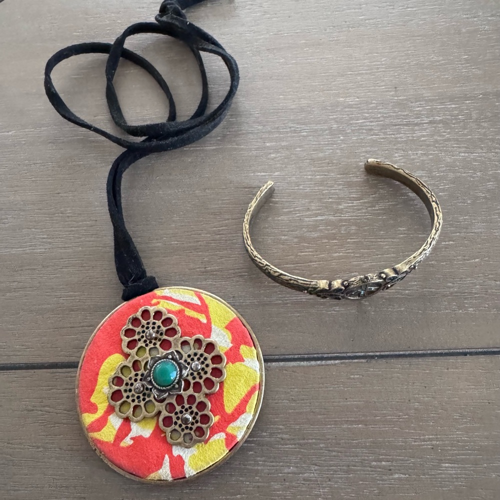 Lucky Brand Gold Pendant Necklace with Bracelet (Set) - Picture 10 of 16